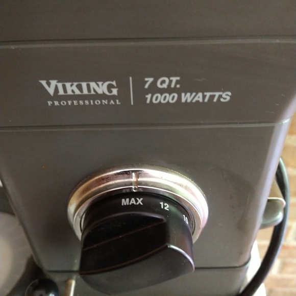 Viking Kitchen Viking Professional Vsm 7 Qt 00 Watt Mixer With 11
